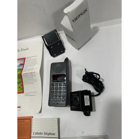 Vintage Tele Tac 200 Motorola Cell Phone + Extras Powers On For Parts Only AS-IS - Picture 2 of 11